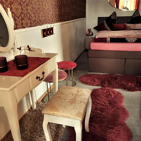 Schloss Weichs Zu Mit 2schlafzimmer Parkplatz Internet 75qm Zentrum Apartmán Řezno