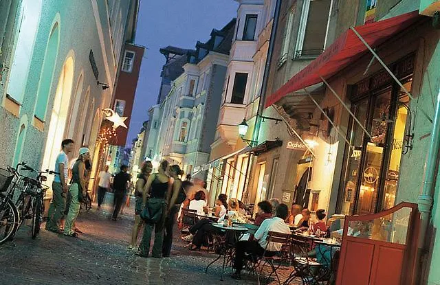 Lägenhet Schloss Weichs Zu Mit 2schlafzimmer Parkplatz Internet 75qm Zentrum