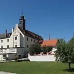 Schloss Weichs Zu Mit 2schlafzimmer Parkplatz Internet 75qm Zentrum Lägenhet