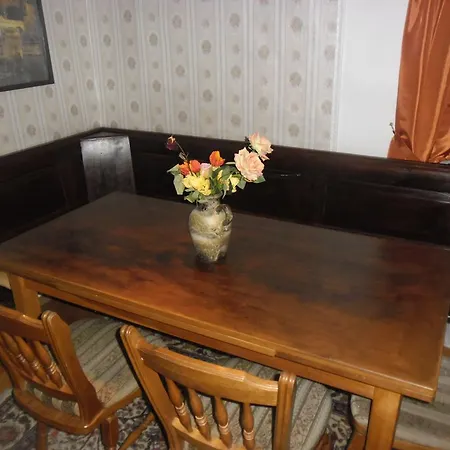 Апартаменты Schloss Weichs Zu Mit 2schlafzimmer Parkplatz Internet 75qm Zentrum Регенсбург