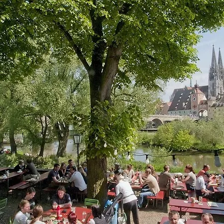 Schloss Weichs Zu Mit 2schlafzimmer Parkplatz Internet 75qm Zentrum * Regensburg