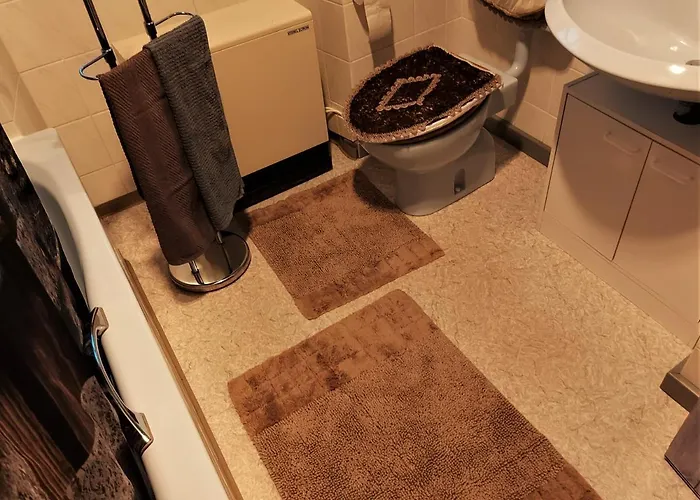 Schloss Weichs Zu Mit 2schlafzimmer Parkplatz Internet 75qm Zentrum Регенсбург