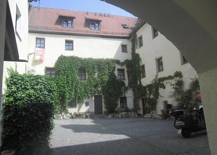 Апартаменты Schloss Weichs Zu Mit 2schlafzimmer Parkplatz Internet 75qm Zentrum