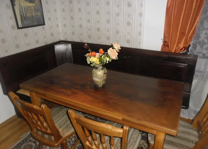 Апартаменты Schloss Weichs Zu Mit 2schlafzimmer Parkplatz Internet 75qm Zentrum Регенсбург