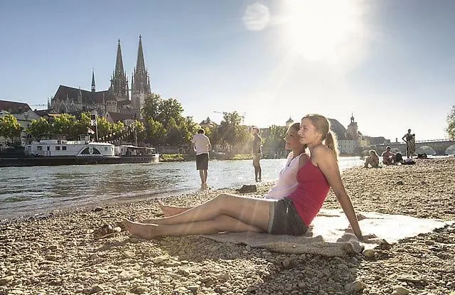 Schloss Weichs Zu Mit 2schlafzimmer Parkplatz Internet 75qm Zentrum * Regensburg